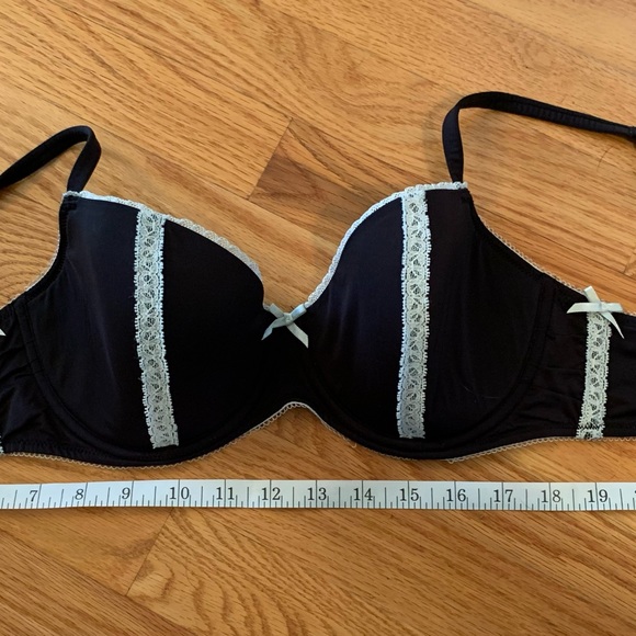 Women’s Underwire Bra in size 34D Black w/Lace by b.tempt’d - Picture 4 of 9